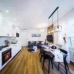 Apartament Komsi Group