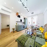 Apartament Komsi Group *