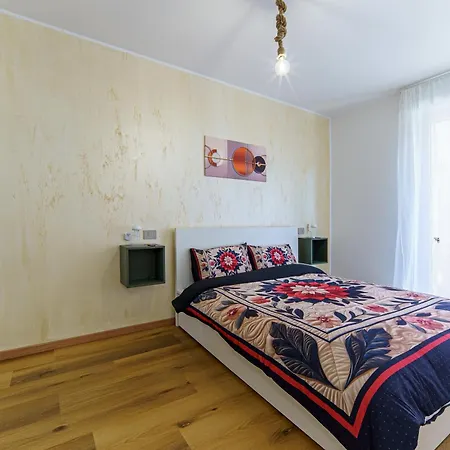 Komsi Group Apartamento