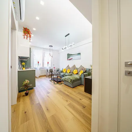 Apartamento Komsi Group *