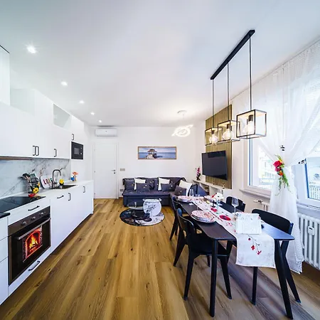 Apartamento Komsi Group