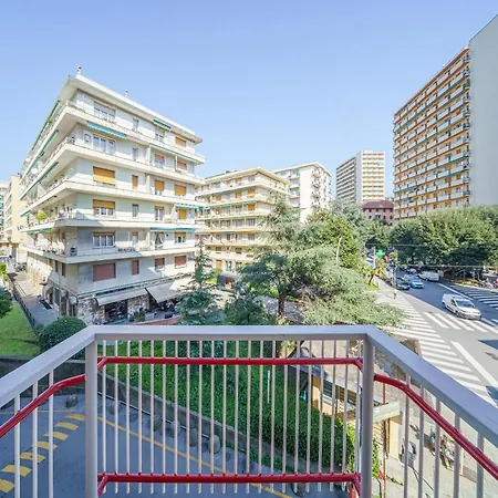 Komsi Group Apartamento